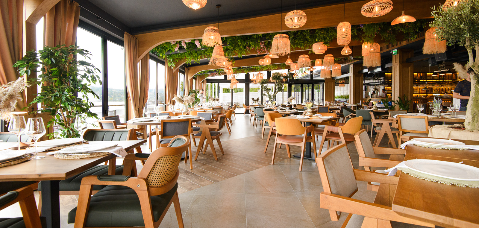 Suvenir panoramic dining hall